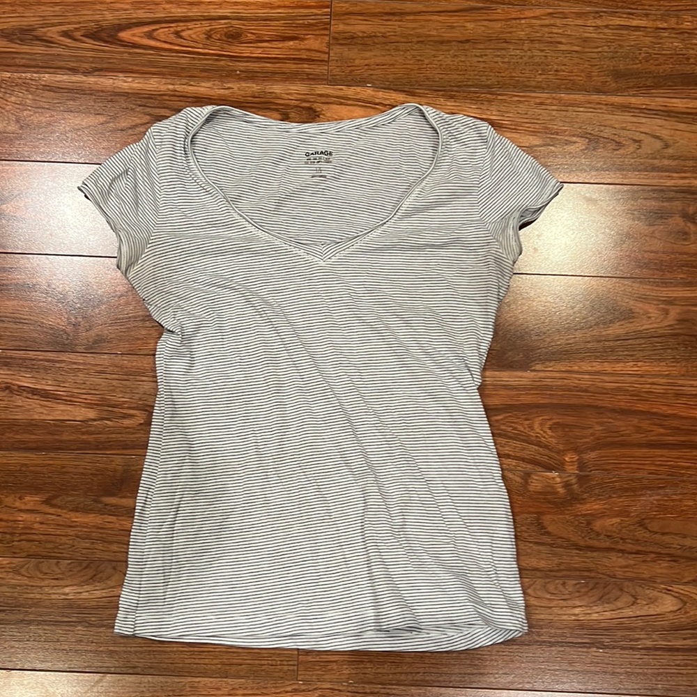 🌸3 FOR 5🌸 Garage stripped T shirt